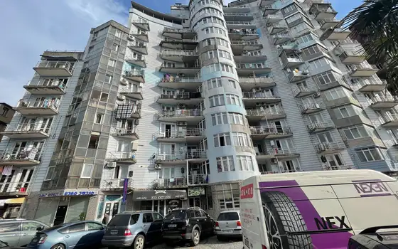 Новый 14 этажный жилой дом на улице Лермонтова. Квартиры с видом на город и на горы.