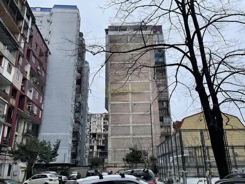 Новый 14 этажный жилой дом на улице Лермонтова. Квартиры с видом на город и на горы.