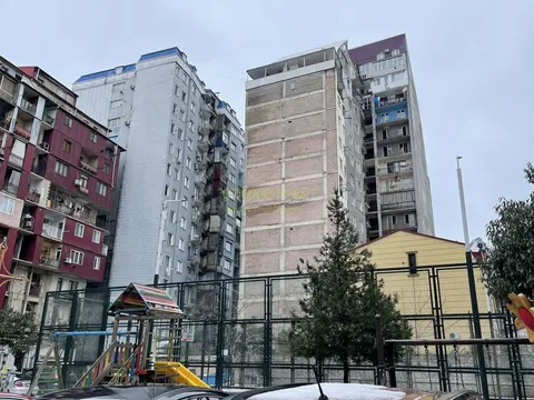 Новый 14 этажный жилой дом на улице Лермонтова. Квартиры с видом на город и на горы.