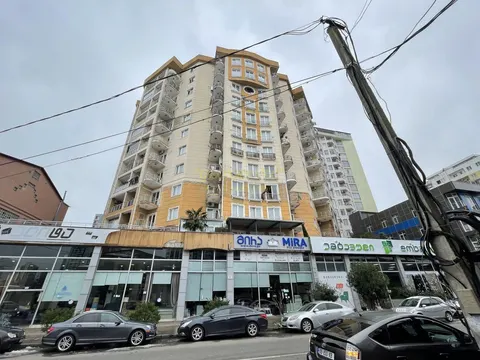 Новый 18 этажный жилой дом. Квартиры с видом на город Батуми.