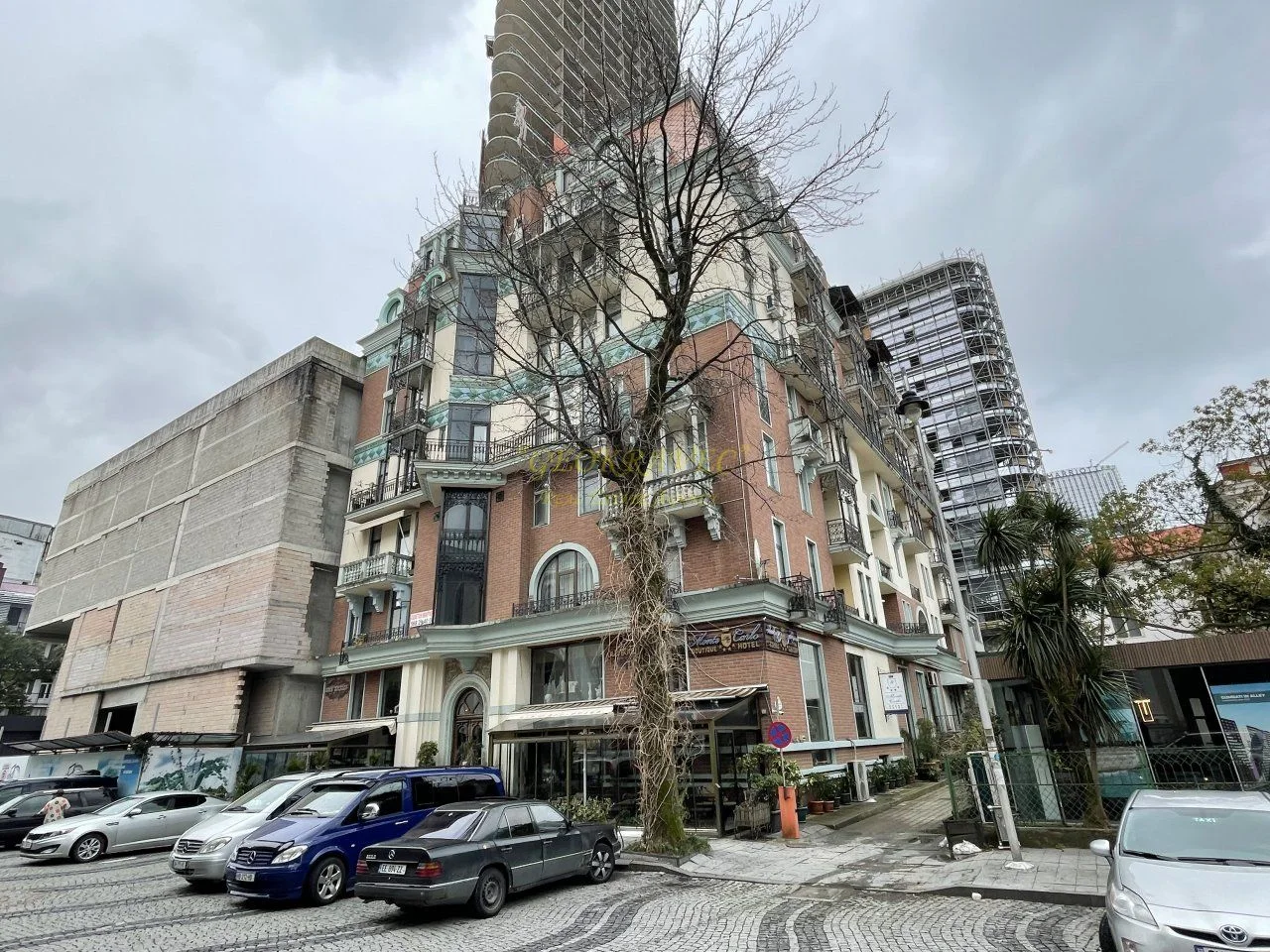 Апартаменты в новом жилом доме гостиничного типа ,,Old Boulevard" в центре старого Батуми у Шератона. Квартиры у централ