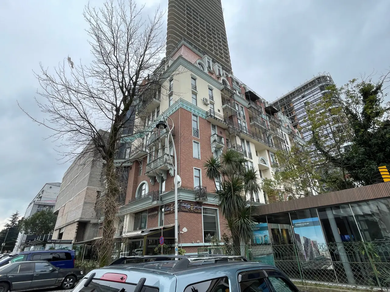 Апартаменты в новом жилом доме гостиничного типа ,,Old Boulevard" в центре старого Батуми у Шератона. Квартиры у централ