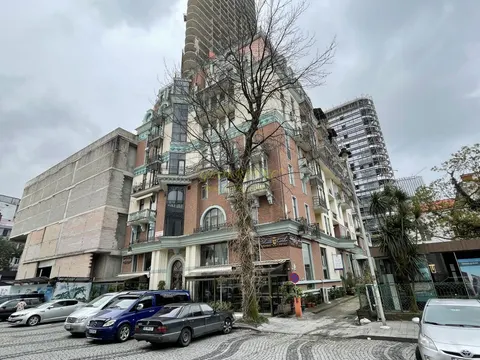 Апартаменты в новом жилом доме гостиничного типа ,,Old Boulevard" в центре старого Батуми у Шератона. Квартиры у централ