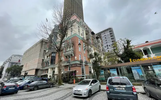 Апартаменты в новом жилом доме гостиничного типа ,,Old Boulevard" в центре старого Батуми у Шератона. Квартиры у централ