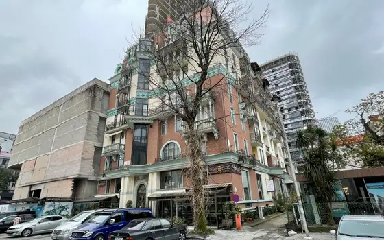 Апартаменты в новом жилом доме гостиничного типа ,,Old Boulevard" в центре старого Батуми у Шератона. Квартиры у централ