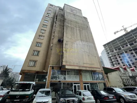 Новый жилой дом на улице Абусеридзе у моря. Квартиры с видом на горы и на город Батуми.