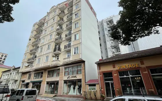 Новый 9 этажный жилой дом в центре города Батуми. Квартиры с видом на город.