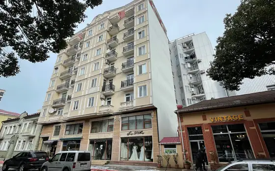 Новый 9 этажный жилой дом в центре города Батуми. Квартиры с видом на город.