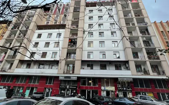 Новый 10 этажный жилой дом у парка 6 мая. Квартиры с видом на парк и на море.