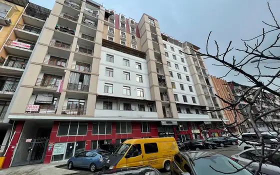 Новый 10 этажный жилой дом у парка 6 мая. Квартиры с видом на парк и на море.