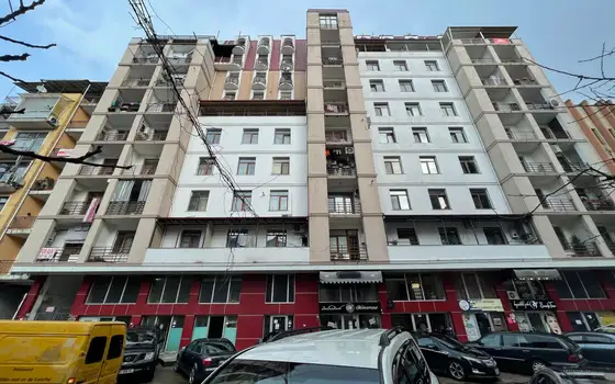 Новый 10 этажный жилой дом у парка 6 мая. Квартиры с видом на парк и на море.