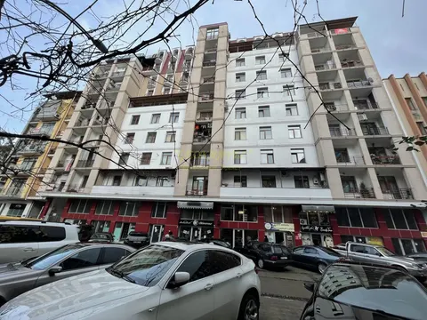 Новый 10 этажный жилой дом у парка 6 мая. Квартиры с видом на парк и на море.