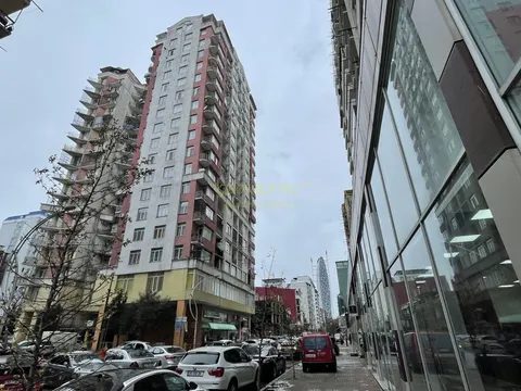 Новый 20 этажный жилой дом в центре города на ул. Чавчавадзе. Квартиры с видом на море и на горы.