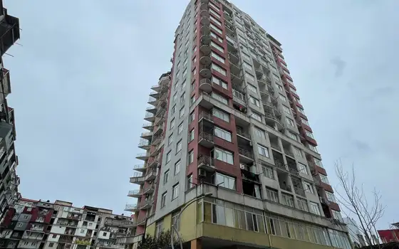 Новый 20 этажный жилой дом в центре города на ул. Чавчавадзе. Квартиры с видом на море и на горы.