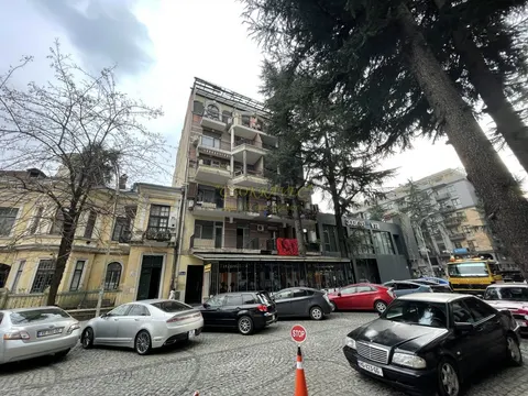 Новый дом в старом Батуми. Квартиры на улице Парнаваз мепе.