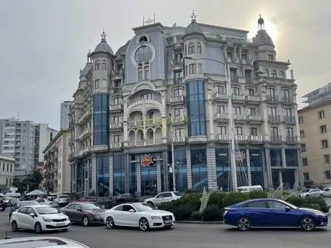 Новый дом в центре города у канатной дороги. Квартиры с видом на море и на город.