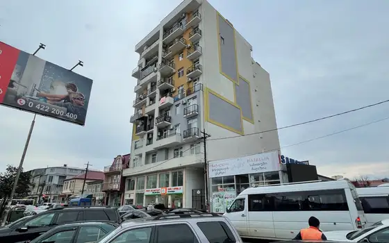 Новый 9 этажный жилой дом у торгового центра на ул. Пушкина. Квартиры с видом на горы.