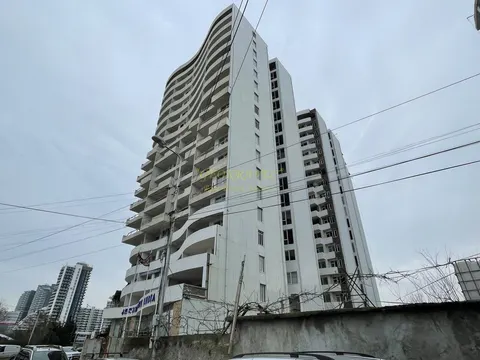 Новый жилой дом гостиничного типа на Новом бульваре города Батуми у аэропорта. Квартиры у моря с видом на море и на горы