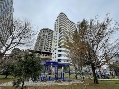 Новый жилой дом гостиничного типа на Новом бульваре города Батуми у аэропорта. Квартиры у моря с видом на море и на горы