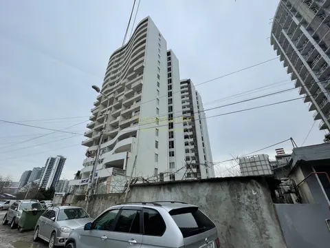 Новый жилой дом гостиничного типа на Новом бульваре города Батуми у аэропорта. Квартиры у моря с видом на море и на горы