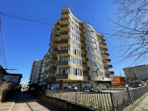 Новый жилой дом в Кобулети у моря. Квартиры на улице Агмашенебели.