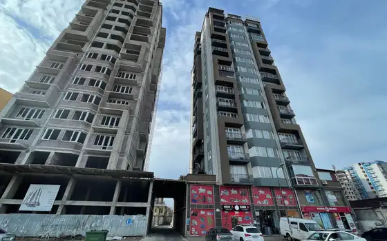 Новый 15 этажный жилой дом у оптового рынка. Квартиры с видом на город, на море и на горы на улице Агмашенебели.