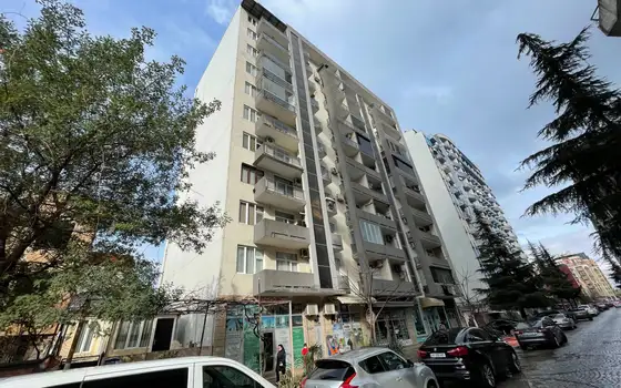 Новый жилой дом в центре города у моря. Квартиры у парка 6 мая и озера Нуригели.