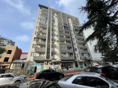 Новый жилой дом в центре города у моря. Квартиры у парка 6 мая и озера Нуригели.