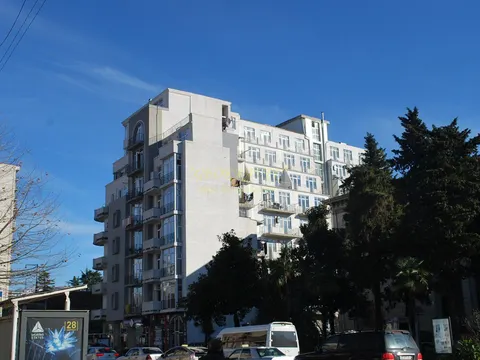 Новый жилой дом на улице Меликишвили в Батуми. Квартиры у музея.