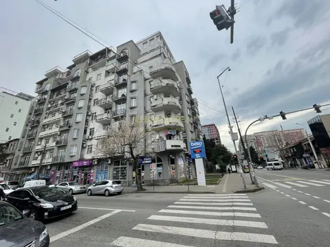 Новый жилой дом на улице Меликишвили в Батуми. Квартиры у музея.