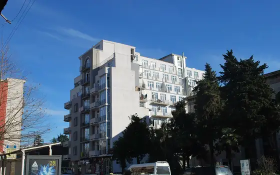 Новый жилой дом на улице Меликишвили в Батуми. Квартиры у музея.