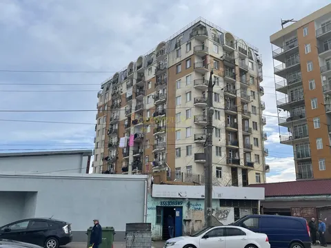 Новый Жилой дом у стадиона регби. Квартиры с видом на город и на горы.