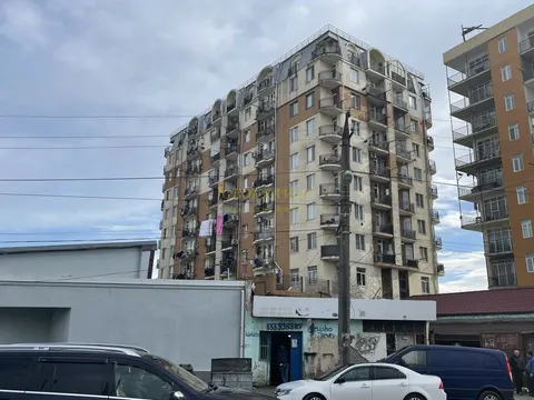 Новый Жилой дом у стадиона регби. Квартиры с видом на город и на горы.