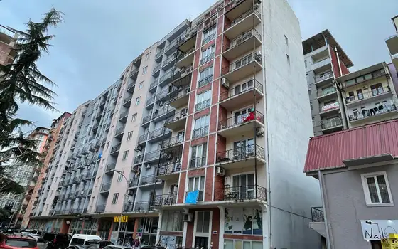 Новый 10 этажный жилой дом в центре города. Квартиры на улице Царя Парнаваза.