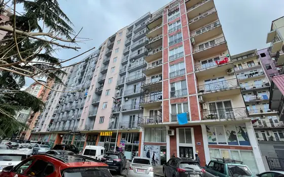 Новый 10 этажный жилой дом в центре города. Квартиры на улице Царя Парнаваза.