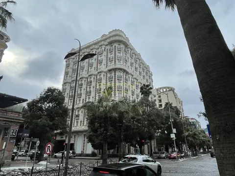 Апартаменты в новом доме в центре города у Шератона. Апартаменты у моря с видом на Батумский бульвар.