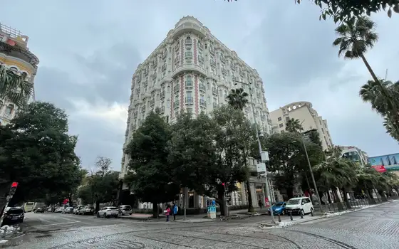 Апартаменты в новом доме в центре города у Шератона. Апартаменты у моря с видом на Батумский бульвар.