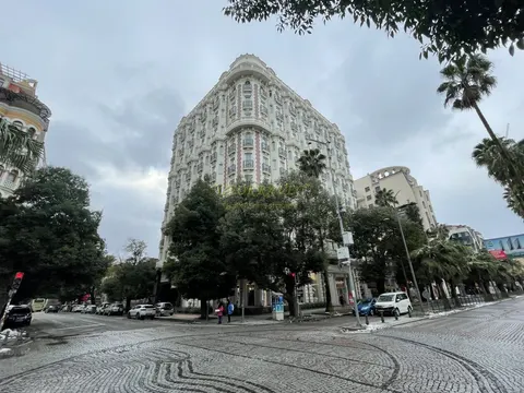 Апартаменты в новом доме в центре города у Шератона. Апартаменты у моря с видом на Батумский бульвар.
