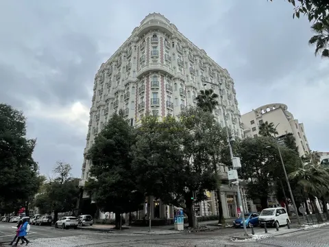Апартаменты в новом доме в центре города у Шератона. Апартаменты у моря с видом на Батумский бульвар.