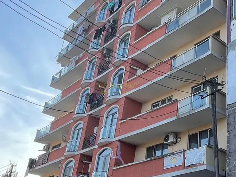Новый жилой дом в центре старого города у Кафедрального собора. Квартиры с видом на город и на горы