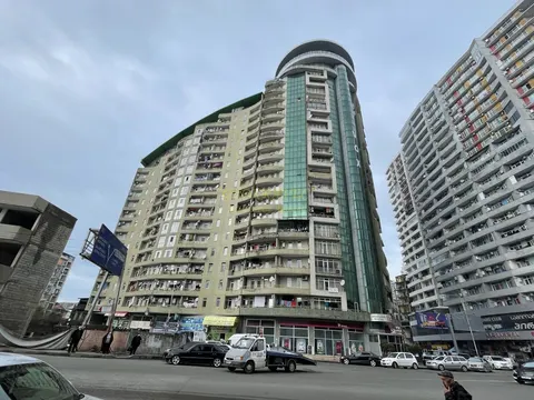 Новый жилой дом на ул. Кобаладзе у моря. квартиры с видом на море и на горы.
