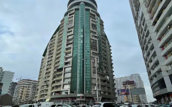 Новый жилой дом на ул. Кобаладзе у моря. квартиры с видом на море и на горы.
