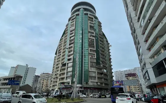 Новый жилой дом на ул. Кобаладзе у моря. квартиры с видом на море и на горы.