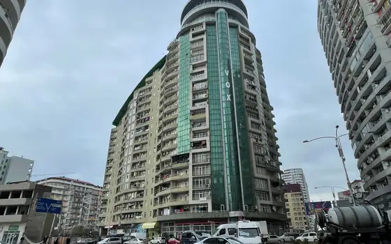 Новый жилой дом на ул. Кобаладзе у моря. квартиры с видом на море и на горы.