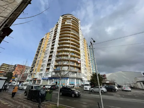 Новый дом на улице Лермонтова. Квартиры с видом на море, на город и на горы.