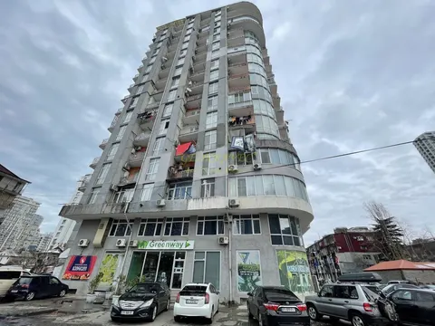 Новый жилой дом у моря. Квартиры у Макдональдса.