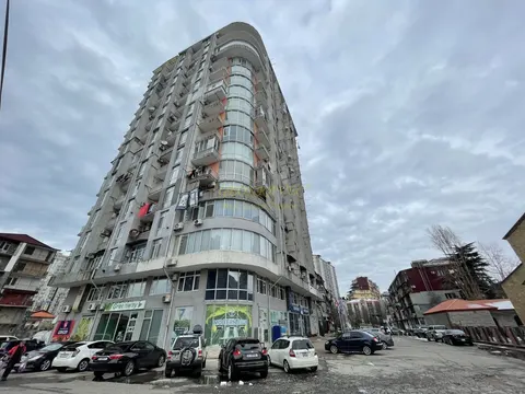 Новый жилой дом у моря. Квартиры у Макдональдса.