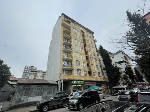 Новый дом на улице Меликишвили в Батуми. Квартиры с видом на город и на горы.