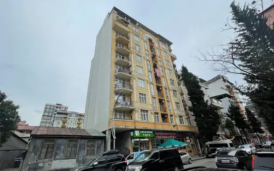Новый дом на улице Меликишвили в Батуми. Квартиры с видом на город и на горы.