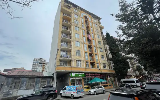 Новый дом на улице Меликишвили в Батуми. Квартиры с видом на город и на горы.